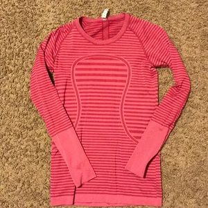 Lululemon top